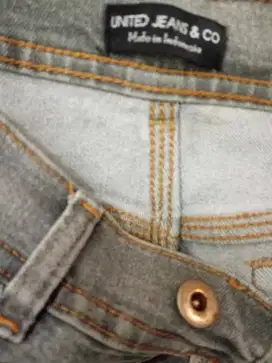 Celana jeans size 34