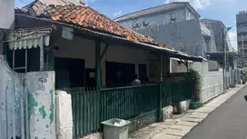 NEGO! sd DEAL! Rumah Dijual Cideng. MURAH, strategis, bangunan lama