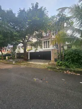 Rumah Dijual Tebet. Jalan Depan 3 Mobil, Bangunan OK. NEGO sd DEAL