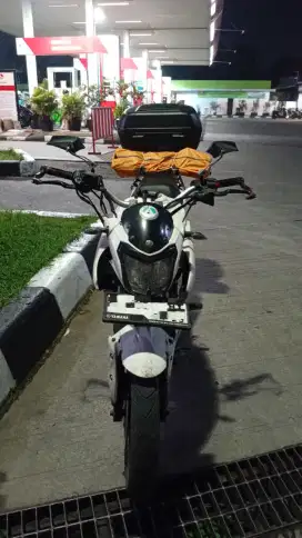 Yamaha Vixion putih