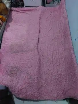 Karpet bulu tebal
