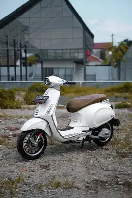 Vespa sprint 150 LED 2022