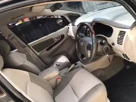 Toyota Kijang Innova 2012 Bensin
