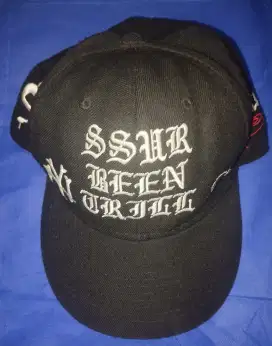 Topi SSUR hitam