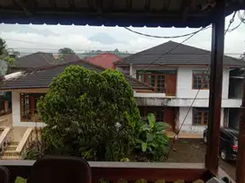 Dijual cepat villa 3 lantai suasana sejuk dan nyaman.