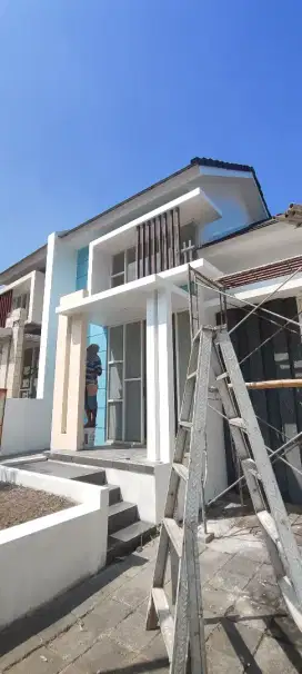 Tukang cat malang