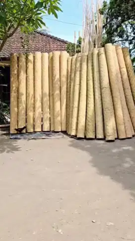 Bedeg anyaman bambu kulit
