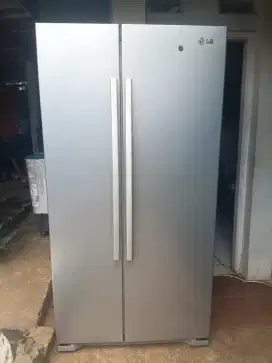 Kulkas LG 2 pintu jumbo