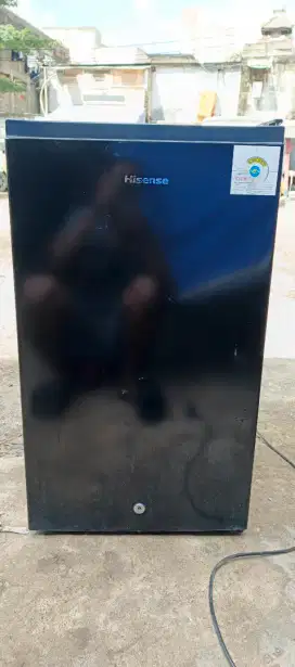 Kulkas minibar hisense