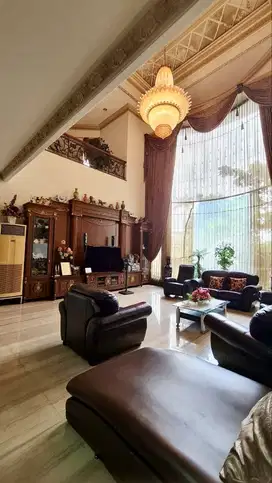 Araya1 main road boulevard jual rumah mewah full furnished DaVinci