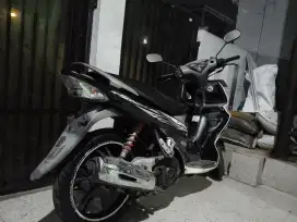 Suzuki skywave putih tahun 2010