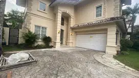 Disewakan rumah mewah taman golf lippo karawaci