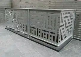 Relling tangga dan balkon minimalis