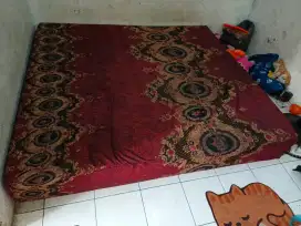 Kasur Inoac dan Tempat Tidur Besi Tingkat