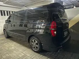 Hyundai H-1 2020 Diesel 11 seater low KM