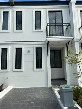 Dijual rugi rumah di Cluster Topaz SMM