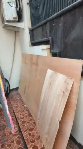 Dijual triplek 3mm 1 lbr dan kayu kaso 4x6 4m 5pcs tot 150ribu saja