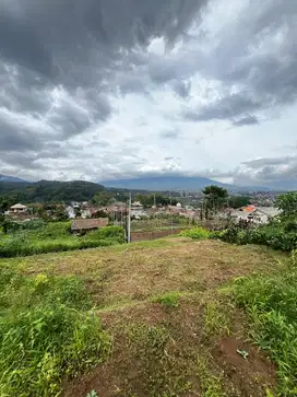 View super cakep pegunungan dan kota batu