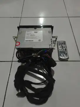 Jual cepat Head Unit Kenwood DDX715WBTIN bawaan Grand Livina 2018
