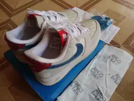 NIKE AF 1 vs SB DUNK