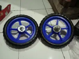 Ban atau roda busa uk 12 ga jadi pakai