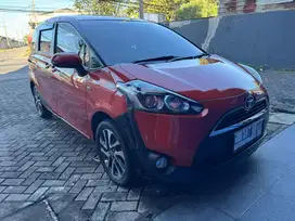 Toyota sienta V matic low km 16