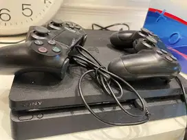 Di jual PS4 Slim memory 1 TB no minus