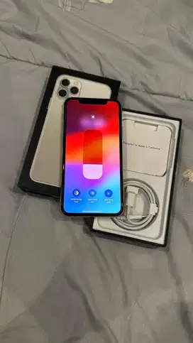 Dijual Iphone 11 Pro 256GB Silver Mulus Lengkap
