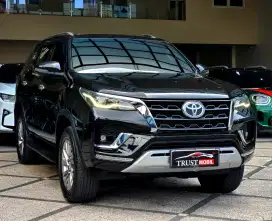 NEW MODEL!! TOYOTA FORTUNER 2.4 VRZ DIESEL AUTOMATIC 2021 BLACK