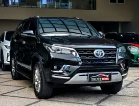 NEW MODEL!! TOYOTA FORTUNER 2.4 VRZ DIESEL AUTOMATIC 2021 BLACK