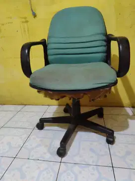 Dijual kursi bangku kantor bekas