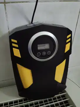 Pompa Ban Mobil Sepeda Motor Elektrik Portable Serbaguna 12V Inflator