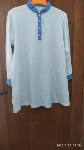 Baju olahraga santai bahan kaos nyaman kosongkan lemari