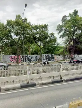 Dijual dan Disewakan lahan Strategis pinggir Jalan Jakarta Selatan