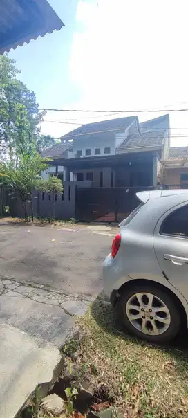 Rumah hoek di Nusaloka sektor 14.5 bsd city