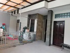 Dijual Rumah sangat bagus di lokasi belakang Roxy Mas