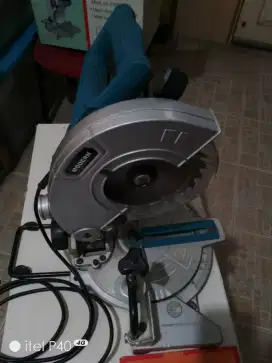 Mesin potong aluminium (Miter saw)