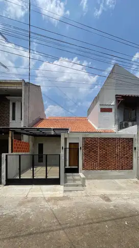 Rumah Minimalis Industrial Baru Renovasi di Kompek Strategis Cinere