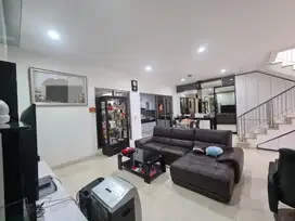 FULL FURNISH   Rumah Golf Island PIK Uk 10x15 Hadap Timur Laut