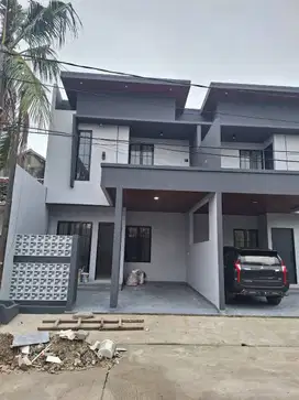 JUAL RUMAH BULEVAR HIJAU DEKAT BUNDERAN HARAPAN INDAH NAN OK (C0470)