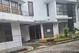 RUMAH STRATEGIS JL GUNUNG RAYA DALAM CIREUNDEU TANGSEL