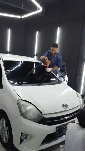 Galeri kaca film mobil