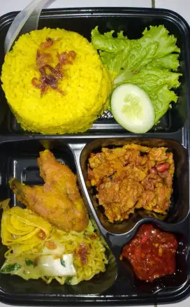 Mencari pekerjaan masak, jaga warkop, mengelola warung nasi