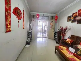 DIJUAL RUMAH SEMI FURNISHED 2 LANTAI SIAP HUNI LOKASI RIAU UJUNG