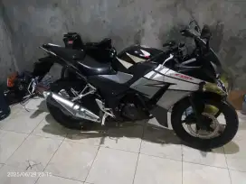 Jual cbr 2015 hitam