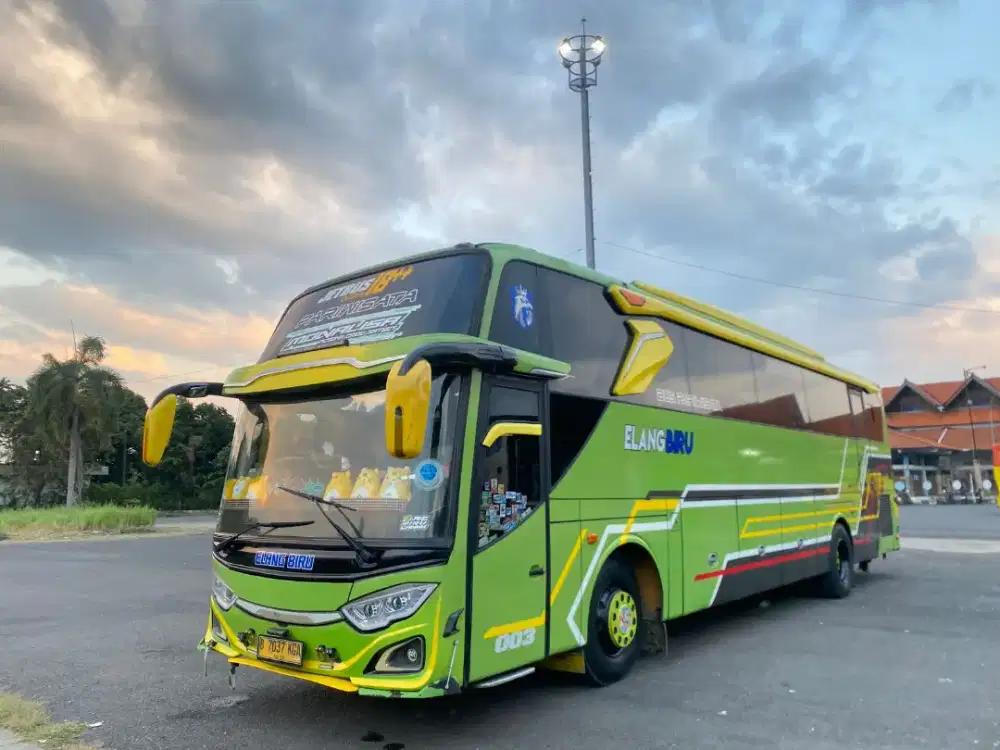 Sewa bus pariwisata
