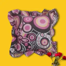 Bantal sofa atau bantal sandaran