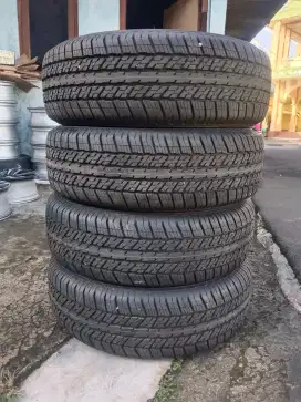 BRIDGESTONE 
265/70/16
DUELER H/T
4 PCS
k