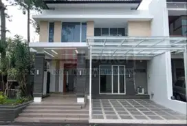 Dijual Rumah 2 Lantai, Bagus & Mewah, di Komplek Pondok Hijau, Bandung
