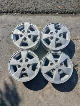 Velg Mobil OEM Daihatsu Grandmax R13 Pcd 5x114